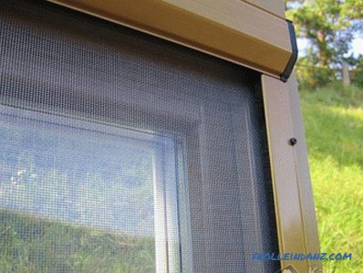 Cómo instalar una mosquitera en una ventana de plástico.