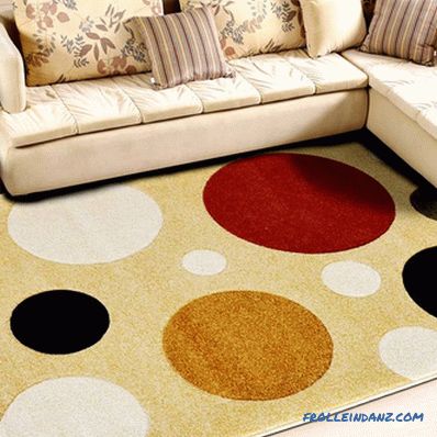 Cómo elegir una alfombra en el suelo.