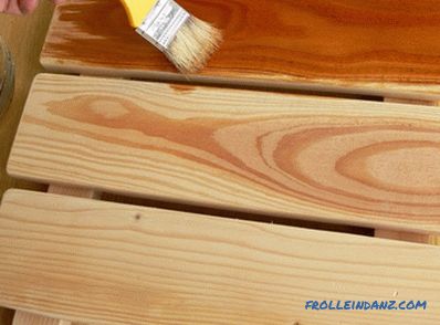 Impregnación de madera con aceite de linaza en casa.