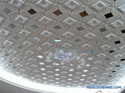 Cómo pegar un azulejo del techo - formas de pegar un azulejo del techo + foto