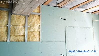 Cómo arreglar paneles de yeso a la pared