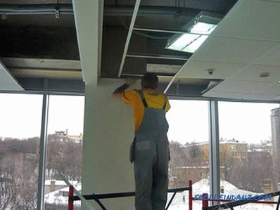 Instalación de un techo suspendido Armstrong hágalo usted mismo.
