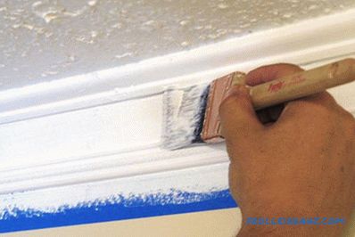 Cómo pintar el zócalo del techo - la tecnología de pintar el zócalo