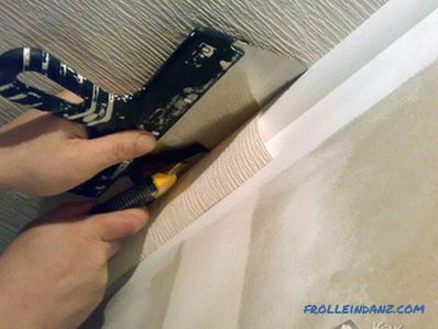 Cómo pegar papel tapiz en el techo.